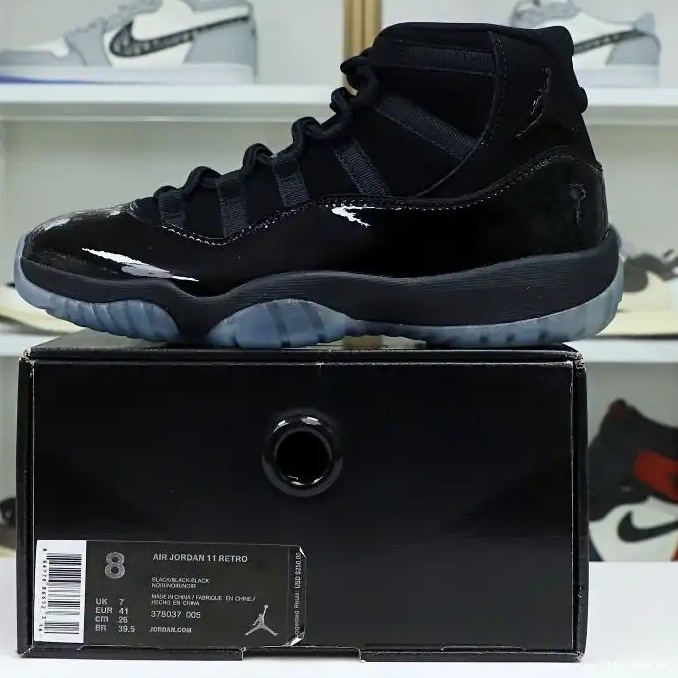 JORDAN RETRO GOWN' Kimikick AND AIR 'CAP 11 0524